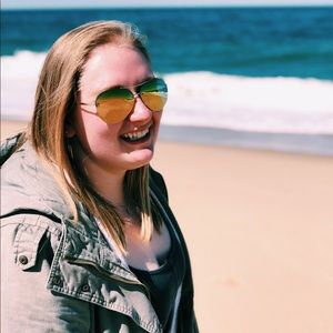 Meet your Posher, Deanna